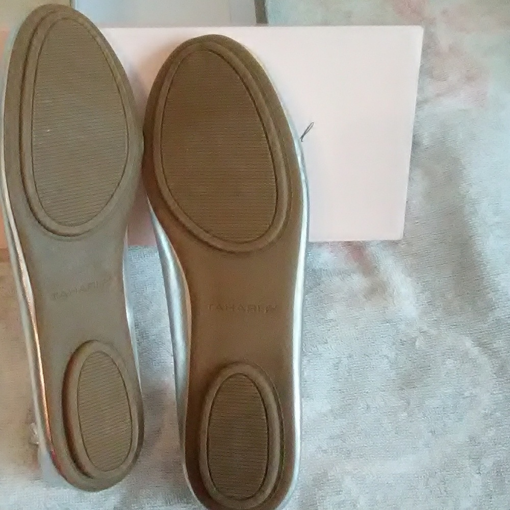 Shoes - Picture 2 of 4